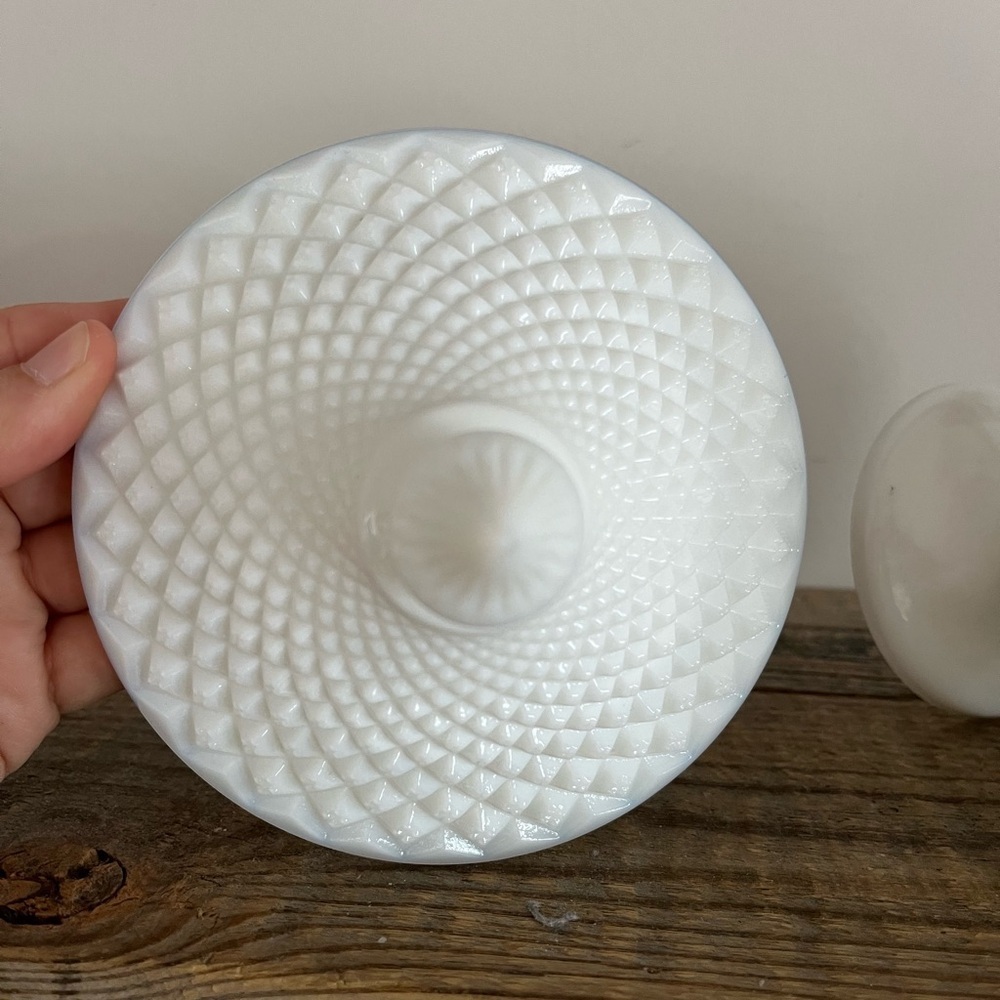 Westmoreland Vintage Diamond Milk Glass trinket dish - Picture 7 of 7
